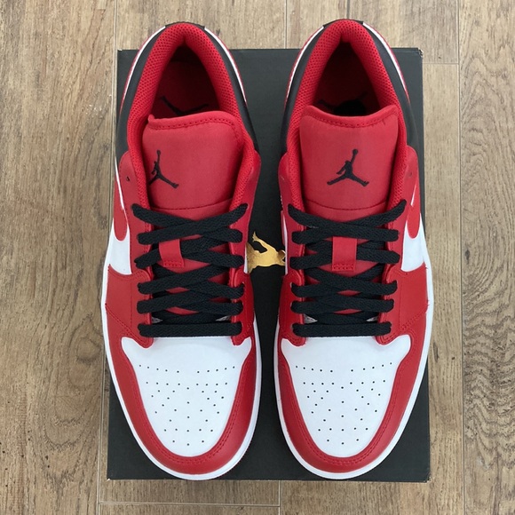 Jordan 1 low Chicago red white black mens size 10.5 - Picture 2 of 8